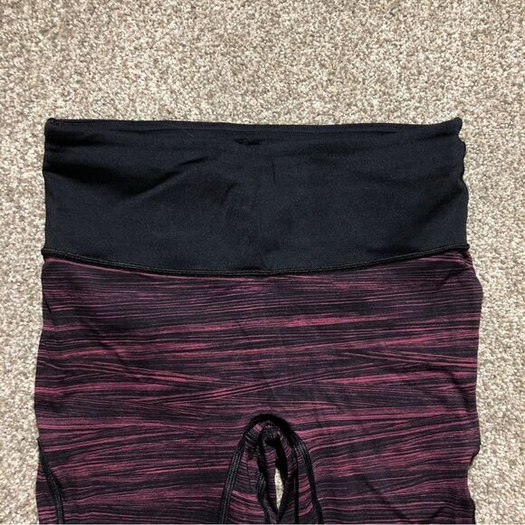 LULULEMON RUN THE DAY CROPPED LEGGINGS 17” LOW TIDE BLUSH BERRY BLACK SIZE 4 - Picture 3 of 8